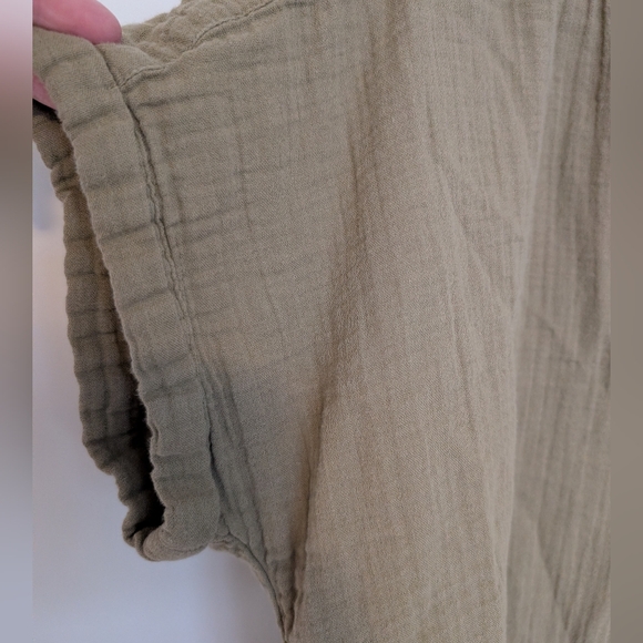 Quince 100% Organic Cotton Shirt Womens Large Green Gauze Short Roll Sleeves - Picture 3 of 9